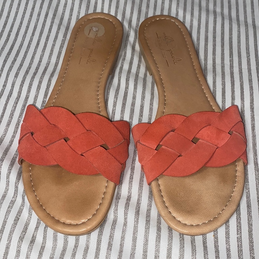 ☀️ Mila Paoli 9.5 coral slide sandals ☀️